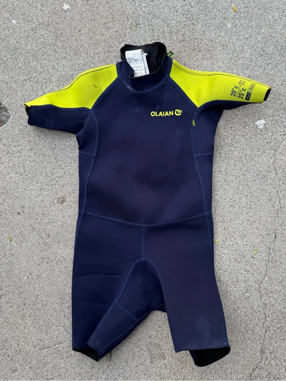 Decathlon Olanian Shortie Jr Surf Wetsuit 4 yrs old Preowned beach summer